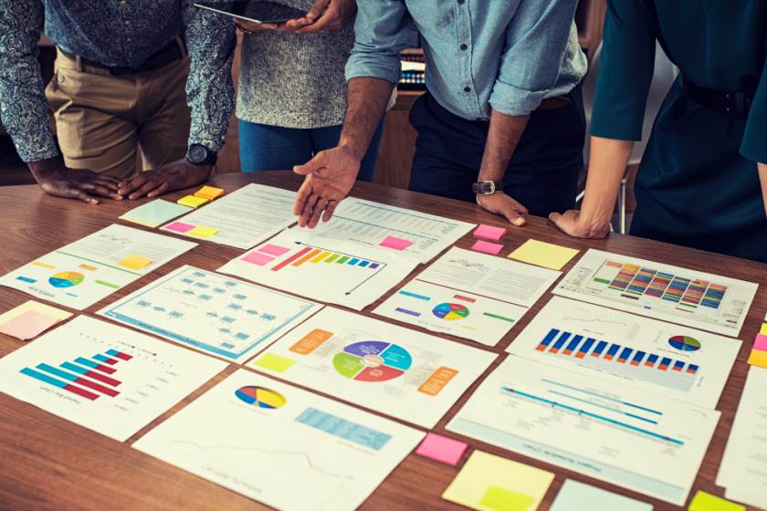 profissionais elaborando o planejamento de marketing b2b na pandemia
